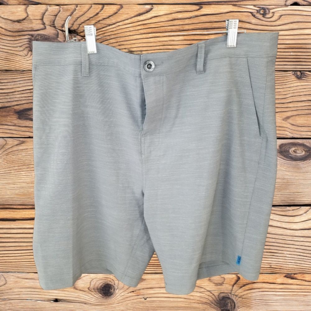 DEEP shorts NWOT 40 waist